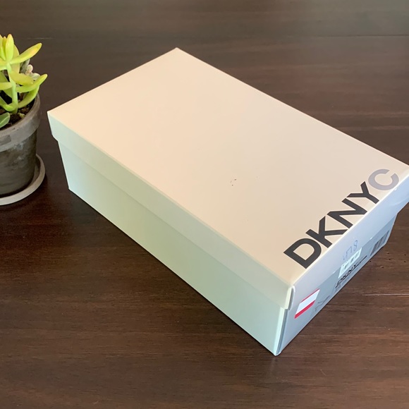 DKNYC Leather Peep Toe Heels - Picture 11 of 12